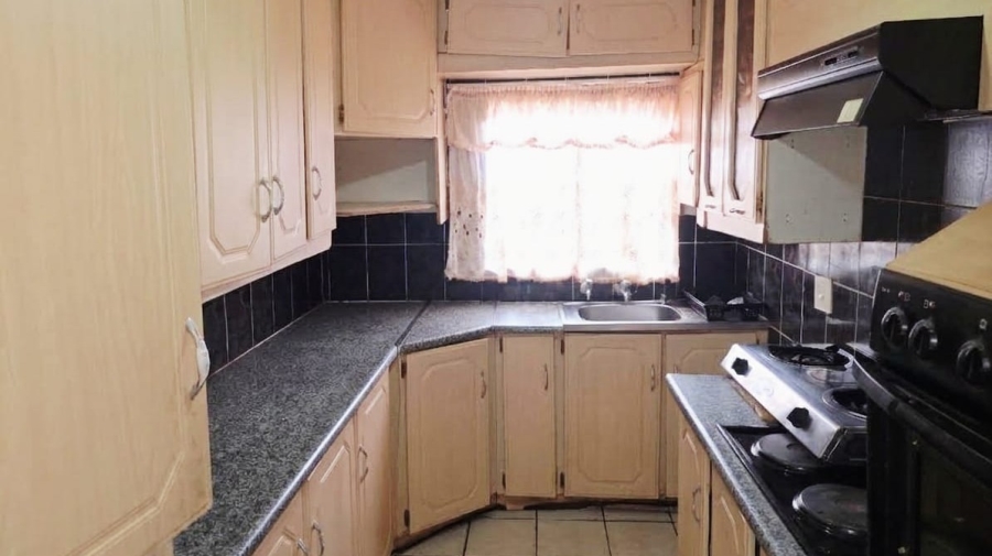 3 Bedroom Property for Sale in Geelhoutpark North West